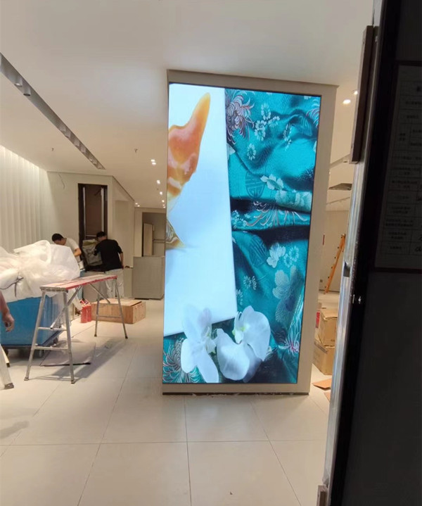 阿拉尔商场门店转角LED显示屏